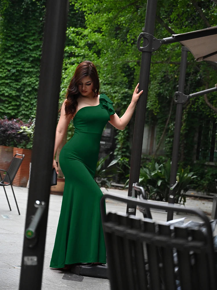 Vestido Aria Verão  – Fenda Lateral, Ombro Único, Sem Mangas e Design Sexy