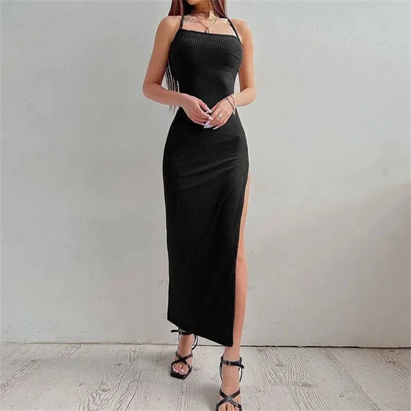 Vestido Aria – Longo Preto Bodycon com Fenda e Alças Finas